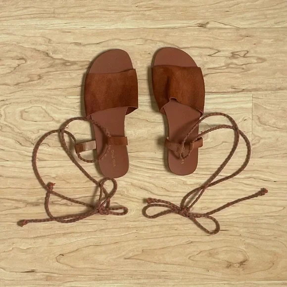 |Via Mia| Suede Strap Flats Woman’s 39 US 8 - Picture 3 of 6